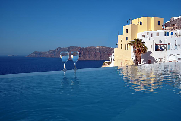 Santorini hotel Deals Finder